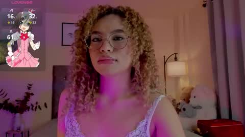 camila online show from December 17, 8:37 pm