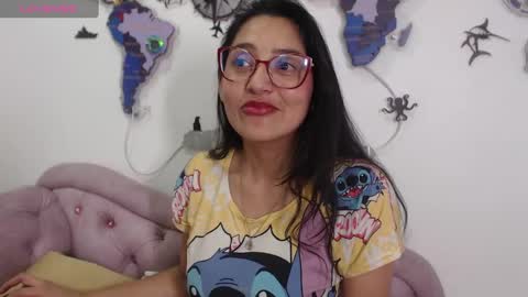 ximena suarez online show from December 18, 9:47 am