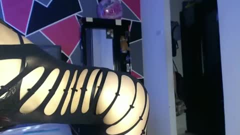 Snapshot of ximenaa_suarez chatting on September 22, 12:40 pm ximena suarez online show from September 22, 12:40 pm