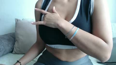 Snapshot of ximenaa_suarez chatting on September 25, 2:43 pm ximena suarez online show from September 25, 2:43 pm