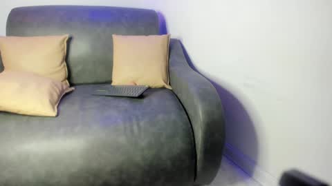 ximenasalazar online show from December 11, 4:42 pm
