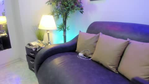 ximenasalazar online show from December 13, 10:41 am