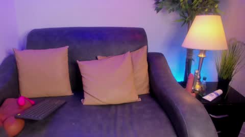 ximenasalazar online show from January 14, 4:40 pm