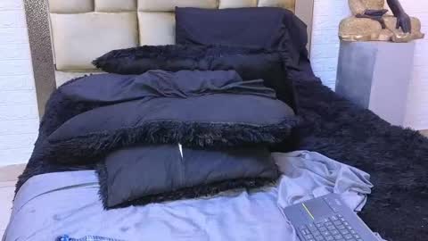 ximena online show from February 1, 8:18 am