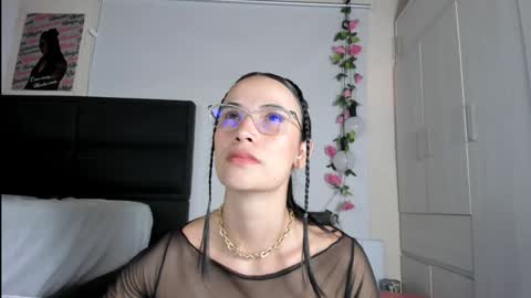 Snapshot of ximtia_xs chatting on January 13, 12:35 pm ximtia online show from January 13, 12:35 pm