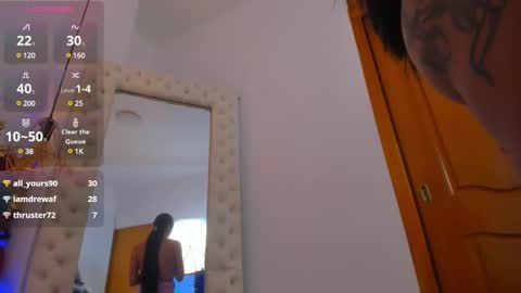 xiomara_cortes online show from December 15, 10:37 pm