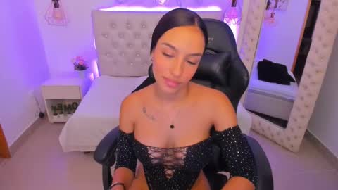 xiomara_cortes online show from February 25, 7:25 pm
