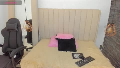 xiomara_cortes online show from October 8, 12:58 pm