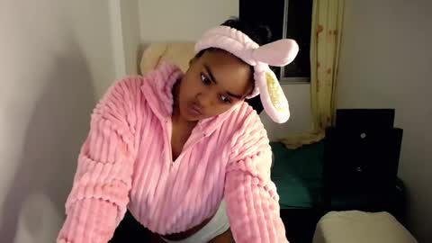 xiomy winklar online show from December 23, 12:57 am