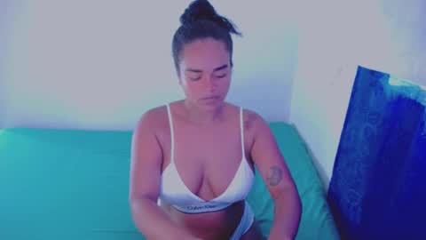 xiomy winklar online show from March 11, 12:17 pm