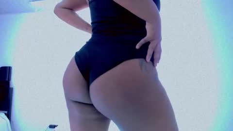 xiomy winklar online show from March 11, 3:23 pm