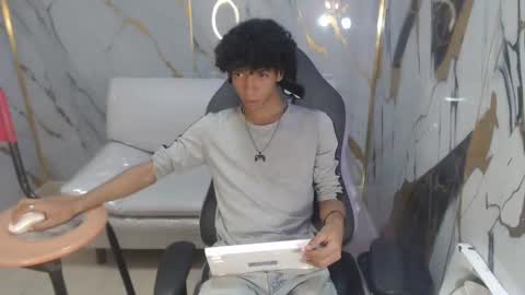 xion_ez online show from November 8, 7:45 pm