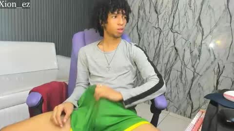 Snapshot of xion_ez chatting on May 26, 9:11 pm xion_ez online show from May 26, 9:11 pm