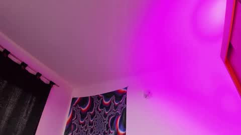 Snapshot of xizette_rotic chatting on March 8, 6:37 pm xizette online show from March 8, 6:37 pm