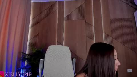 Snapshot of xjelly_piee chatting on September 15, 12:16 pm Charisma online show from September 15, 12:16 pm