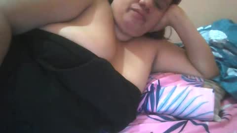 xjuicytits online show from January 19, 1:09 am