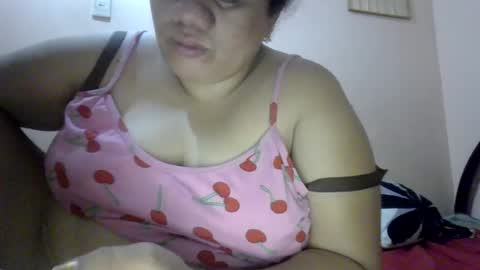xjuicytits online show from June 8, 1:28 am