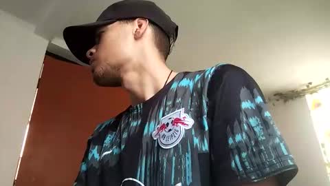 davide online show from February 14, 7:54 pm