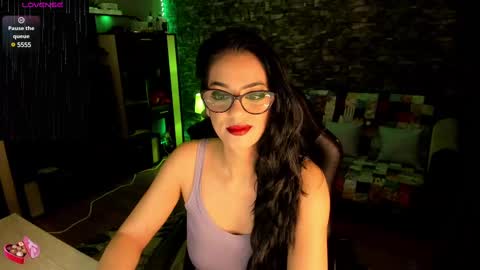 Lara online show from February 27, 7:47 pm