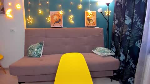 Snapshot of xloe_queen chatting on January 14, 11:10 am Chloe online show from January 14, 11:10 am