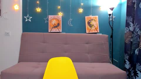 Snapshot of xloe_queen chatting on January 23, 1:02 pm Chloe online show from January 23, 1:02 pm