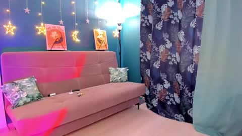 Snapshot of xloe_queen chatting on February 10, 12:29 pm Chloe online show from February 10, 12:29 pm