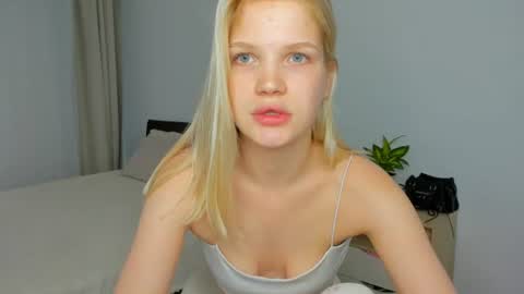 Chloe online show from June 23, 7:39 am
