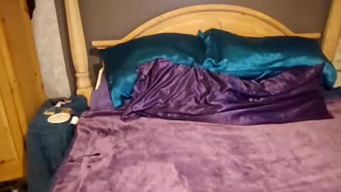 xmombodxdadbodx online show from September 19, 12:56 am