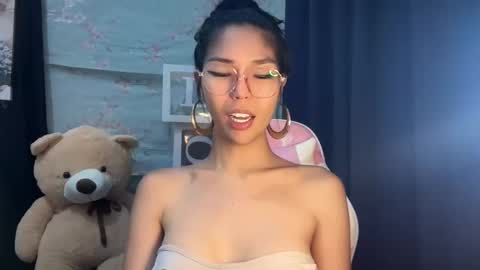 Sweet Monica online show from October 4, 8:45 am