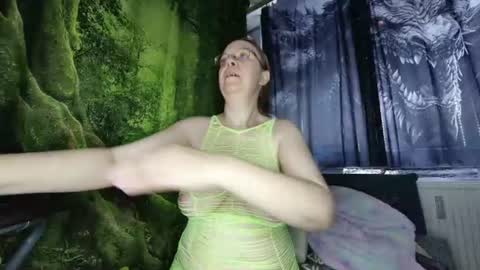 xnicetitsx online show from June 21, 9:12 am