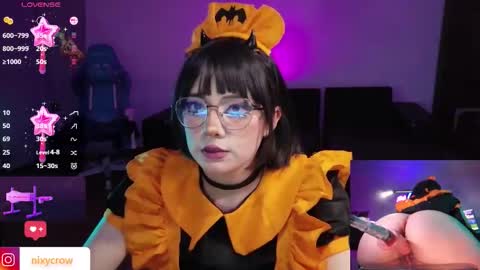 Snapshot of xnixycrow11 chatting on October 16, 11:39 pm Nixy Crow online show from October 16, 11:39 pm