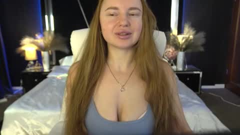 Snapshot of xo_monica chatting on December 2, 6:41 am Monica online show from December 2, 6:41 am