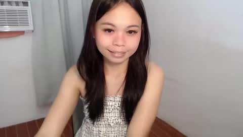 nathalie online show from May 13, 4:43 am