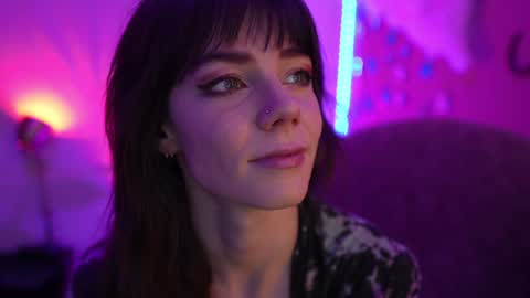 Bella Bondai online show from December 12, 4:37 am