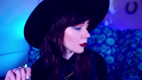 Bella Bondai online show from October 27, 5:44 am