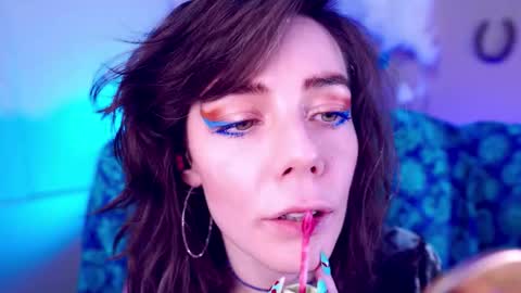 Bella Bondai online show from January 18, 7:45 am