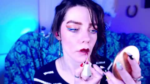 Bella Bondai online show from February 1, 5:39 am