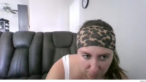 xodaniellesmith online show from June 6, 7:51 pm