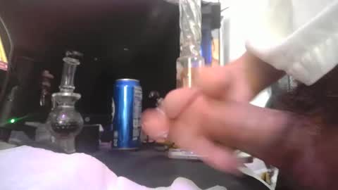 Snapshot of xoxo__inu chatting on December 9, 1:07 am Emel online show from December 9, 1:07 am