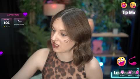 xoxo_molly online show from October 31, 8:10 pm