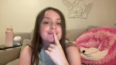 Snapshot of xoxo_roseee chatting on May 30, 3:47 am xoxo rosee online show from May 30, 3:47 am