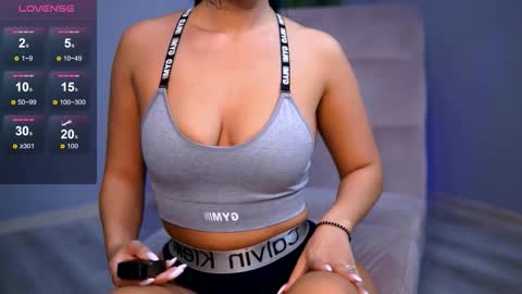 xoxoevie online show from September 20, 6:14 am