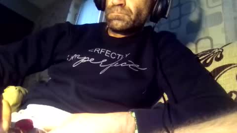 xploid1982 online show from December 10, 6:22 am