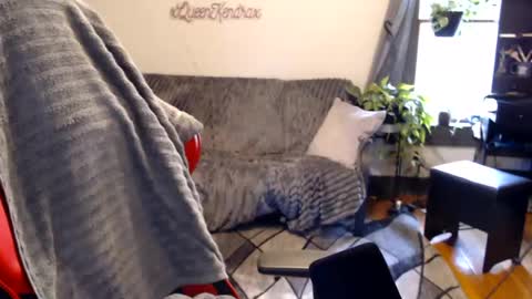 xqueenkendrax online show from June 18, 10:58 pm