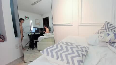 Snapshot of xrystal_and_danne chatting on February 2, 7:41 am Xrystal and Danne online show from February 2, 7:41 am