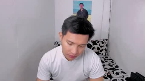 Snapshot of xsebastian19 chatting on December 18, 3:33 pm xsebastian19 online show from December 18, 3:33 pm