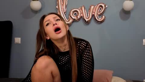 AnnaMaee online show from February 17, 11:42 pm