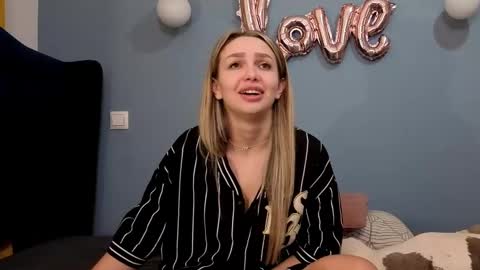 AnnaMaee online show from March 3, 12:37 am