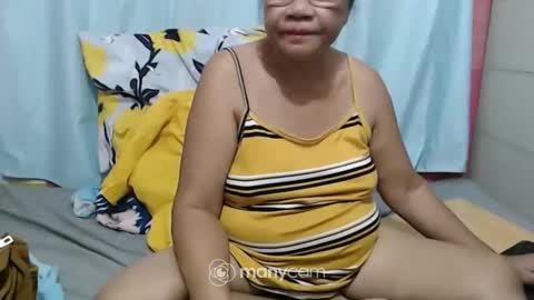 Snapshot of xsexylovelytitsx chatting on October 21, 9:04 pm lovely online show from October 21, 9:04 pm