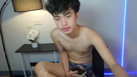 Snapshot of xsianhotcocxx chatting on March 17, 5:55 am xsianhotcocxx online show from March 17, 5:55 am